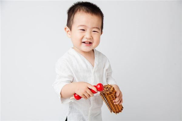 雷姓缺土男孩名字寓意好