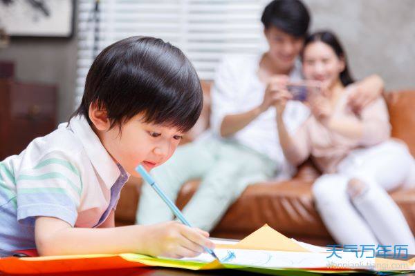 缺金的男孩名字大全集 缺金男霸气有寓意名字